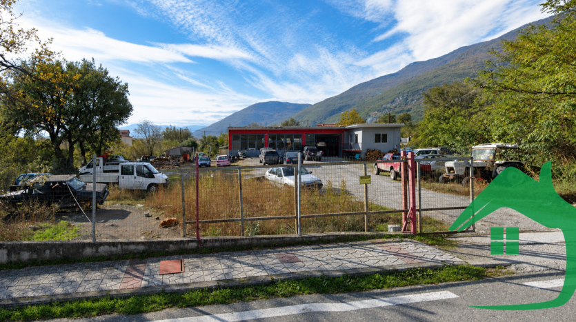 ΕΝΟΙΚΙΑΖΕΤΑΙ  Κατάστημα 228τ.μ Πρόμαχοι